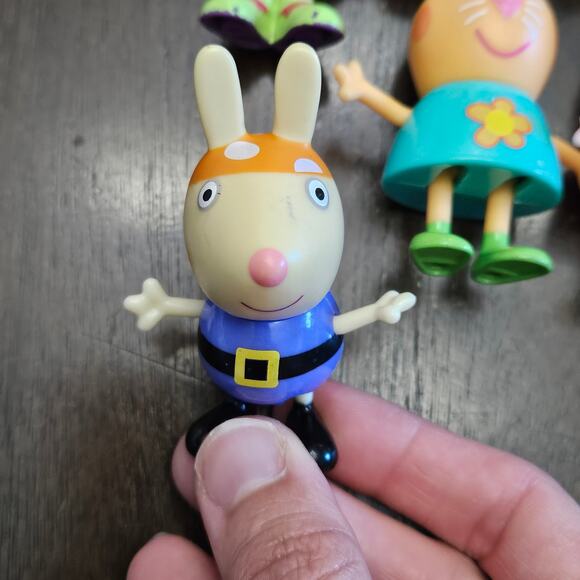 Cocomelon Peppa Pig Figures Lot of 8 Kids Toys Preschool Play Mixed Characters - Picture 4 of 11